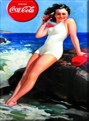Metal Kartpostal - COCA COLA BRUNETTE ON ROCK 15 x 21