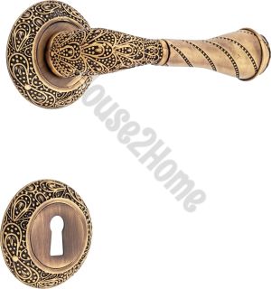 House2home El Yapımı Pirinç İşlemeli  Rozetli Kapı Kolu Takımı