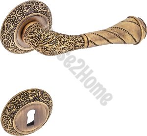 House2home El Yapımı Pirinç İşlemeli  Rozetli Kapı Kolu Takımı