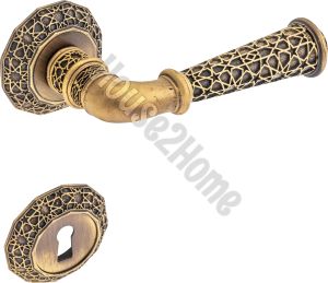 House2home El Yapımı Pirinç İşlemeli  Rozetli Kapı Kolu Takımı