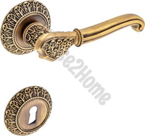 House2home El Yapımı Pirinç İşlemeli  Rozetli Kapı Kolu Takımı