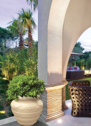 House2home Taş Görünümlü Dış Mekan Büyük Saksı Y: 65cm Çap: 68cm