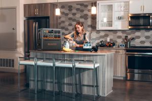 Bluetti AC240P Taşınabilir Güç Kaynağı │ 2048 Wh Kapasite - 2200W İnverter Çıkışı