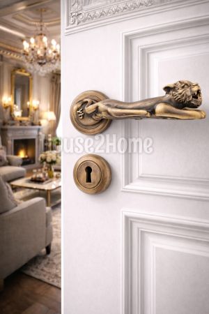 House2home El Yapımı Pirinç Aslan Rozetli Kapı Kolu Takımı